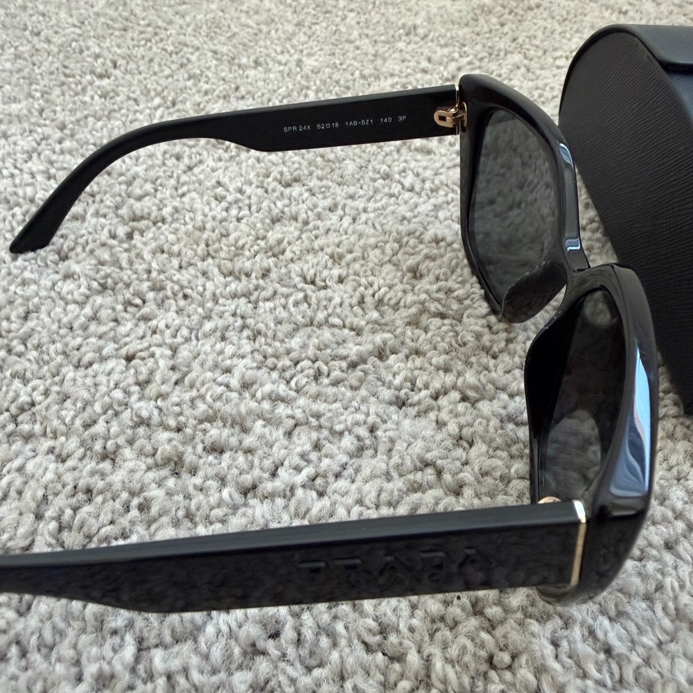 Prada Black Oversized Sunglasses - Picture 6 of 7